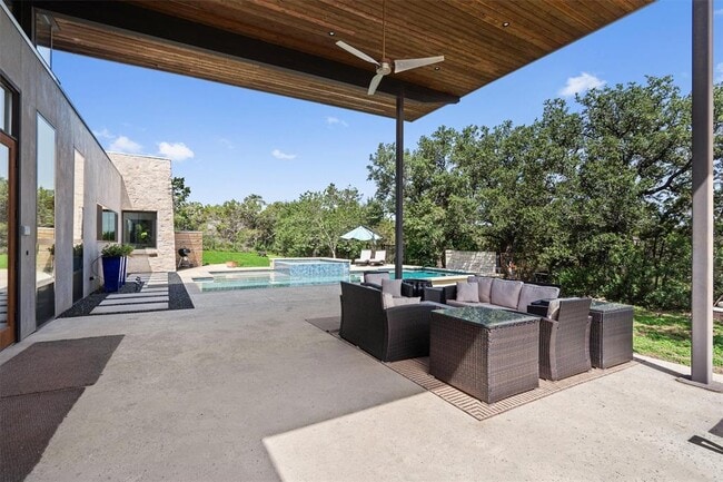 Building Photo - 1302 Socorro Dr