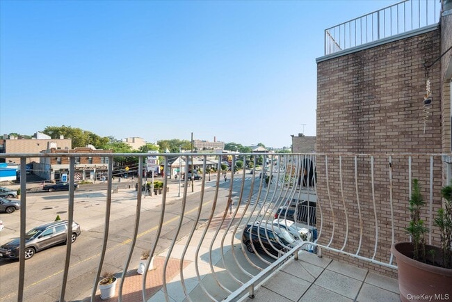 Building Photo - 71-05 Cooper Ave