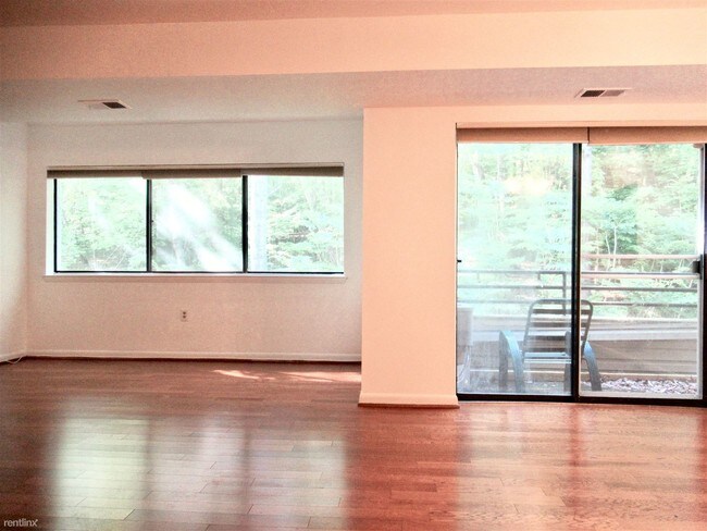 Building Photo - 2 br, 2 bath  - 8009 Greenspring Way Apt F