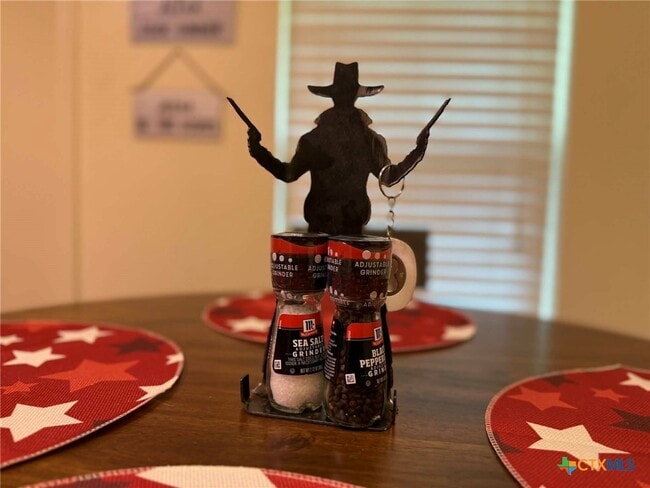 Building Photo - 1008 Circle M Dr