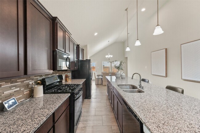 Building Photo - 7911 Tuscan Cypress Dr