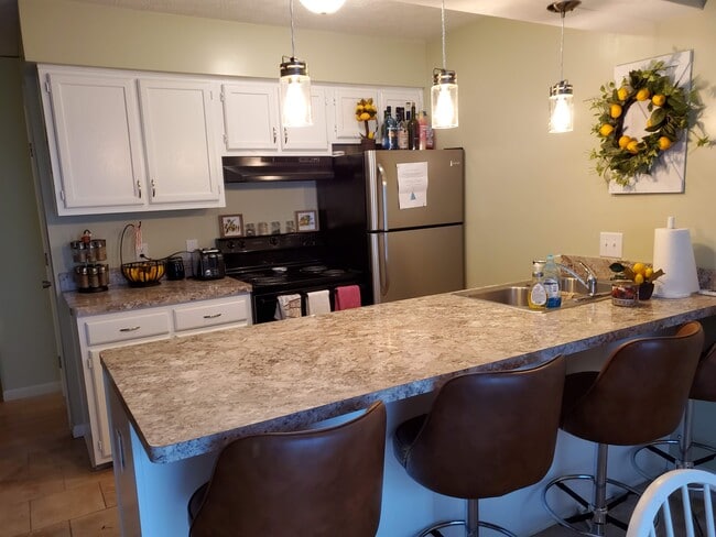 Primary Photo - 6268 5th Ave