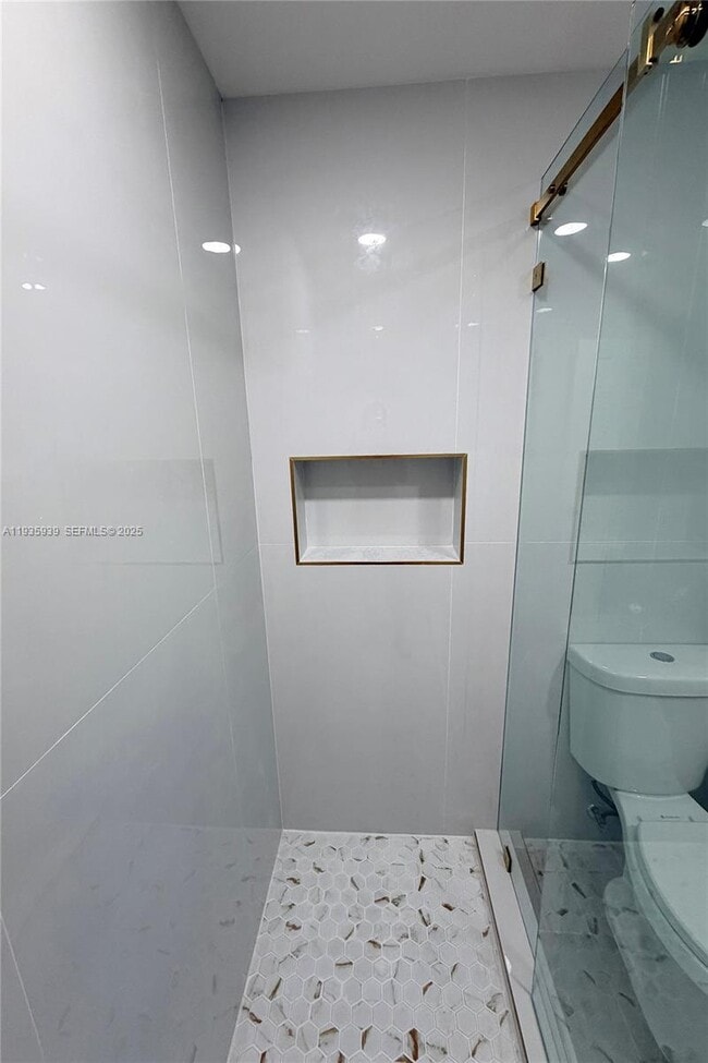 Building Photo - 1526 SW 65th Ave