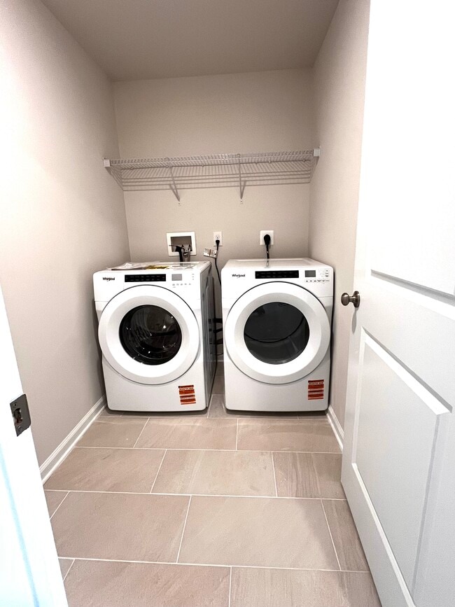 Building Photo - 14 Rothbury Ct