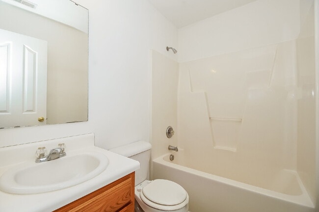 Building Photo - 734 Aberdeen Glen Pl