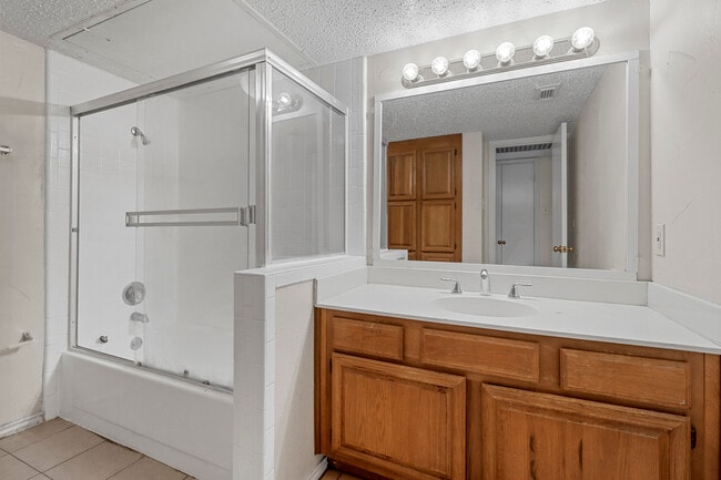 Building Photo - 15221 Berry Trail