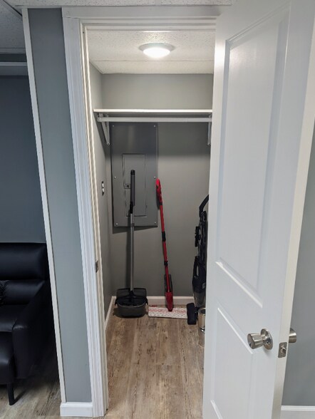 Building Photo - 39 Queen St