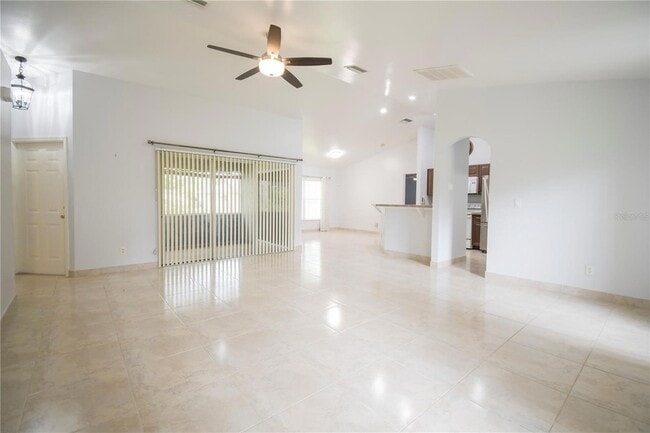 Building Photo - 4913 Cromey Rd