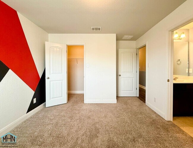 Building Photo - 9858 Red Iron Creek