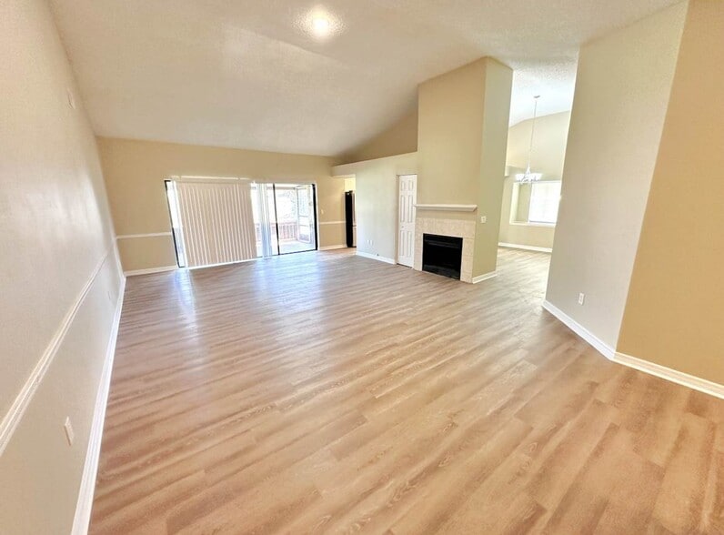 Building Photo - 1911 Coral Tree Ct