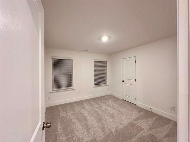 Building Photo - 537 Hyde Rdg Trl