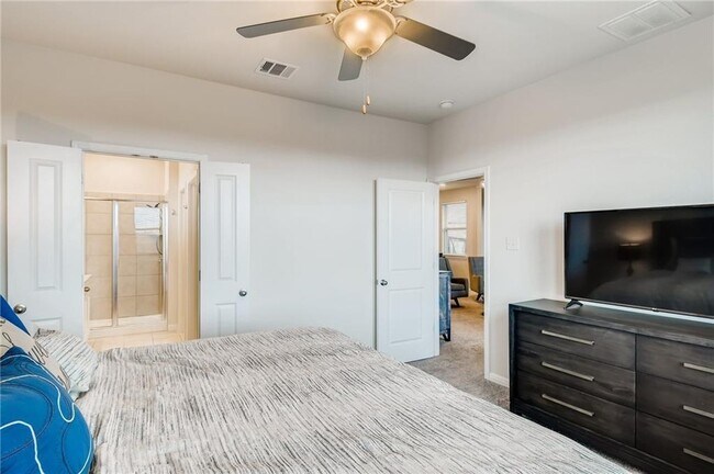 Building Photo - 14225 Fallsprings Way