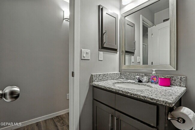 Building Photo - 404 Villa Ysleta