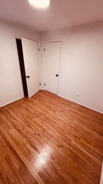 Building Photo - 42 Young Ave