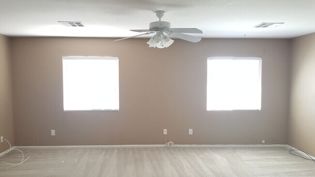 Building Photo - Beautiful 4Bed/3Bath/2Car home located within the Iron Mountain Ranch Community