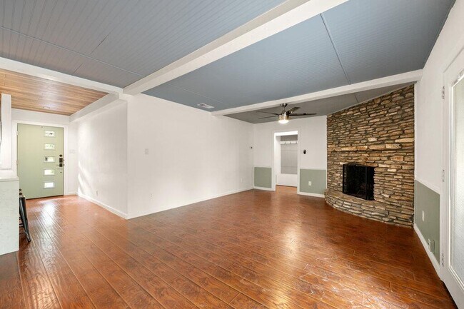 Building Photo - 1003 Minda Dr