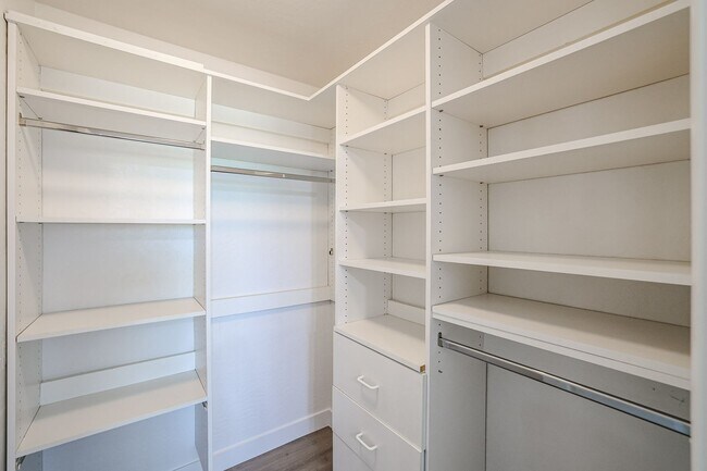 Building Photo - COMING SOON!! INCREDIBLE 5-BEDROOM 3 BATH, ALMOST 4000 SFT IN CORE CHANDLER