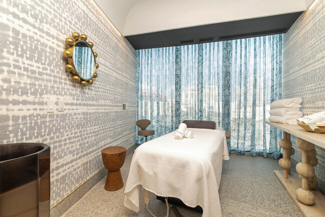 Building Photo - 1333 S Flagler Dr