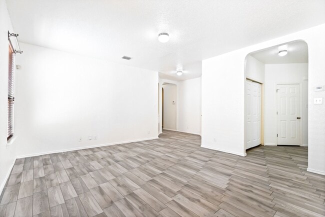 Building Photo - 12206 Dewitt Way
