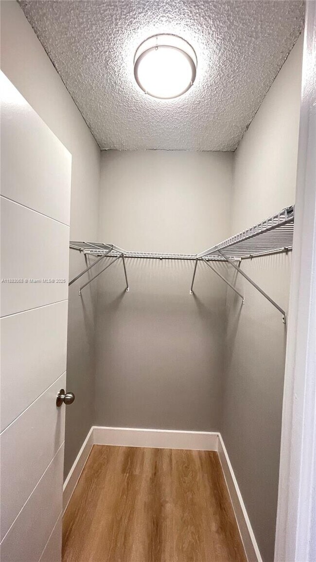 Building Photo - 200 S Birch Rd