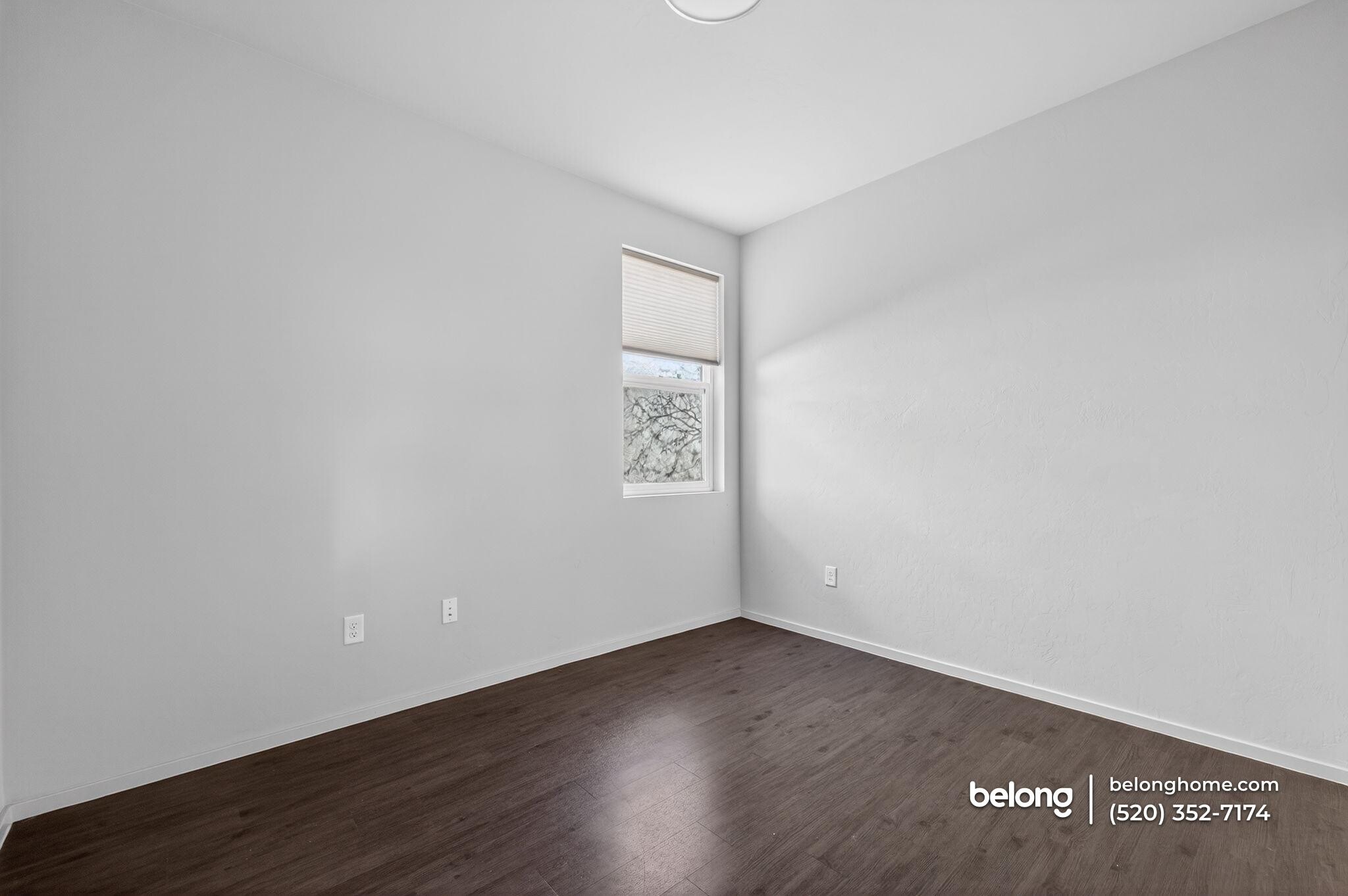 Building Photo - 864 E Park Modern Dr