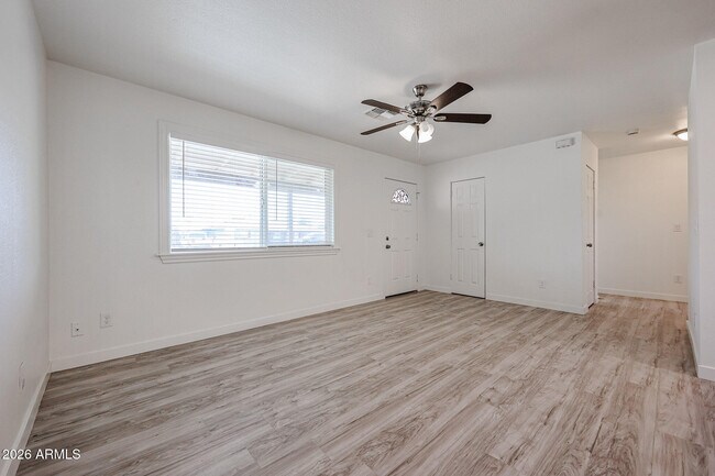 Building Photo - 7014 N 77th Ave