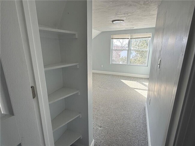 Building Photo - 251 High St