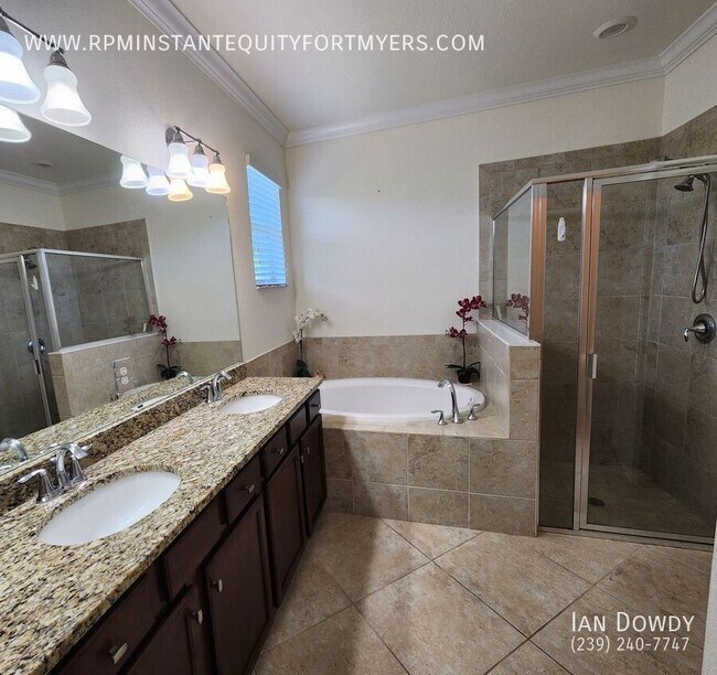 Building Photo - 15575 Pascolo Ln