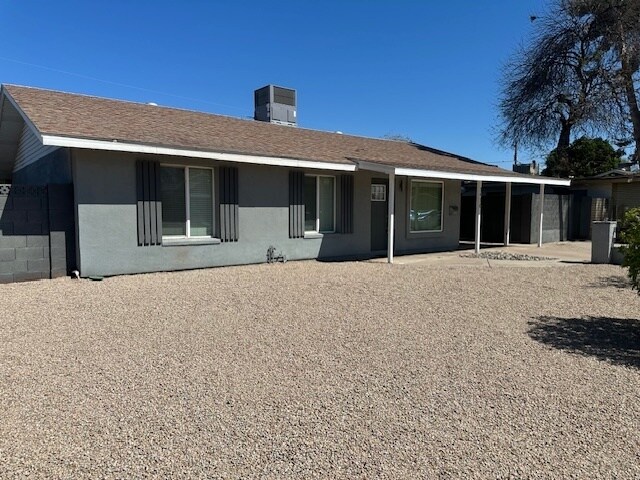 Building Photo - 1416 E Del Rio Dr