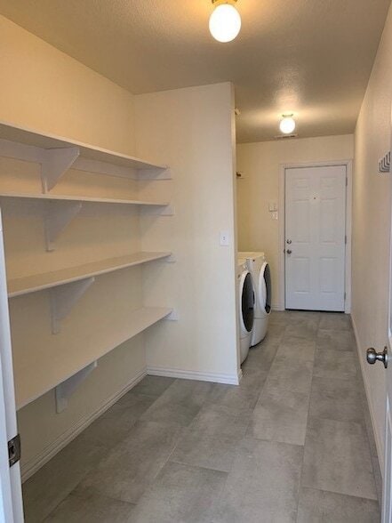 Building Photo - 2829 Rosewood Blvd