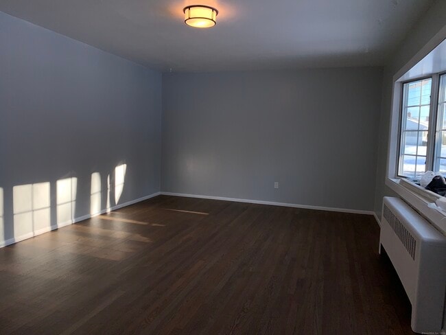 Building Photo - 254 Olney Rd
