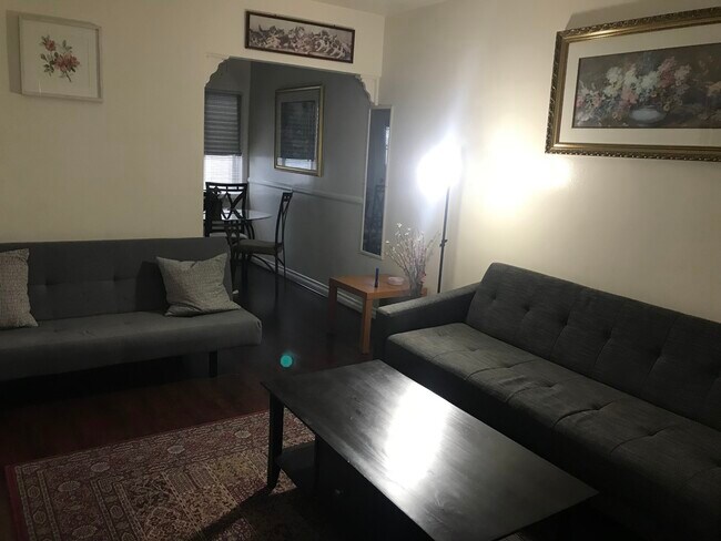 Building Photo - 15863 Victory Blvd