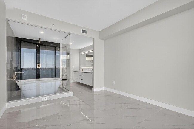 Building Photo - 701 NE 23rd St