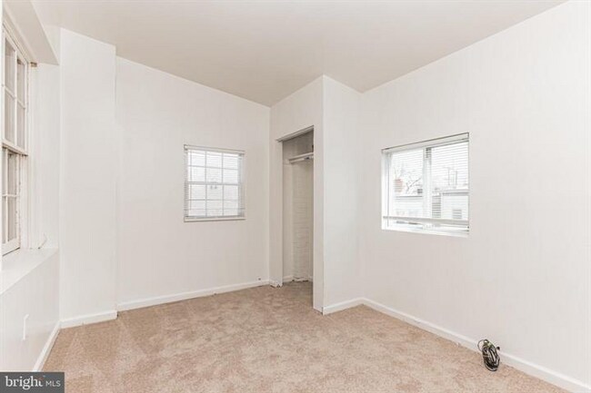 Building Photo - 1616 17th Pl SE