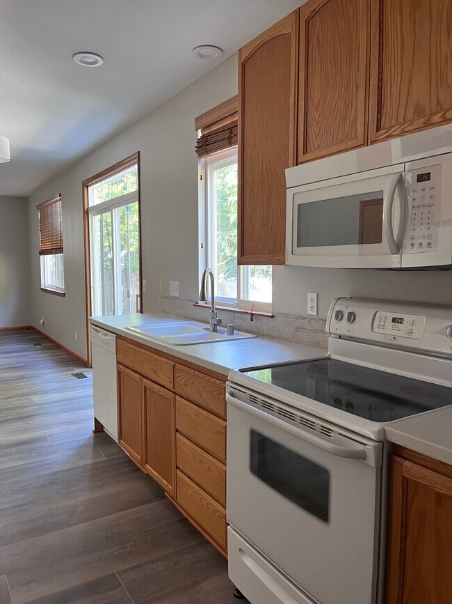 Building Photo - 17210 SE 21st St