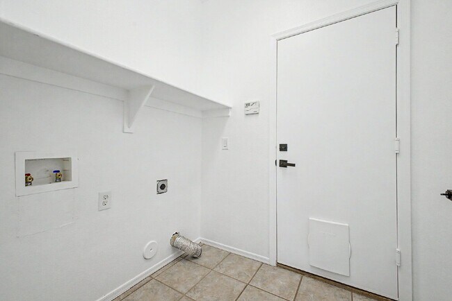 Building Photo - 12570 Desert Flower Rd