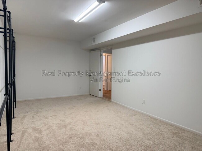 Building Photo - 108 Hassell Ct
