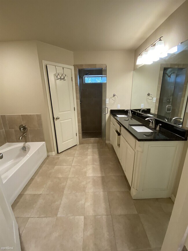 Building Photo - 3 br, 2 bath House - 1705 Carverly Drive