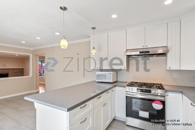 Building Photo - 2815 Draper St