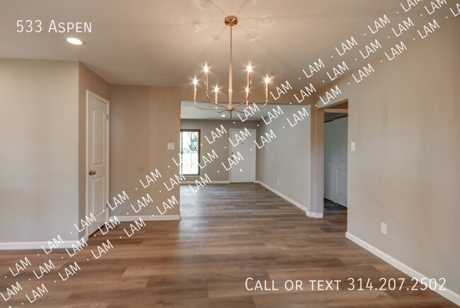 Building Photo - 533 Aspen Dr
