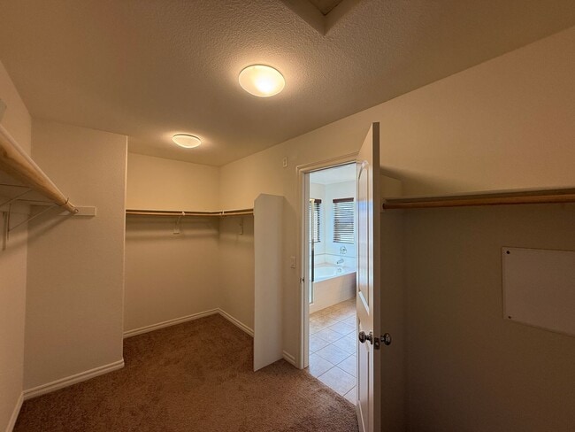 Building Photo - West Rosamond 5 bedroom