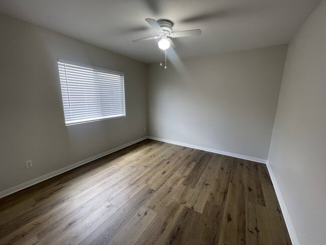 Building Photo - 37280 Parkway Dr