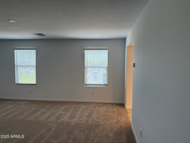 Building Photo - 10209 W Amelia Ave