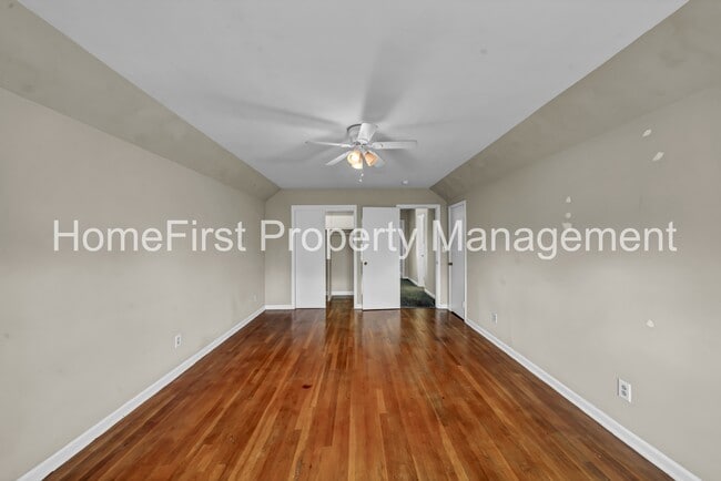 Building Photo - 105 Meadowlark Dr