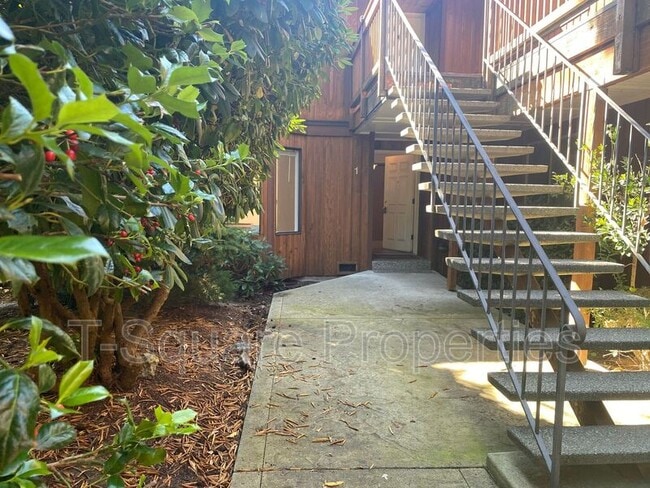 Building Photo - 7125 Rainier Dr