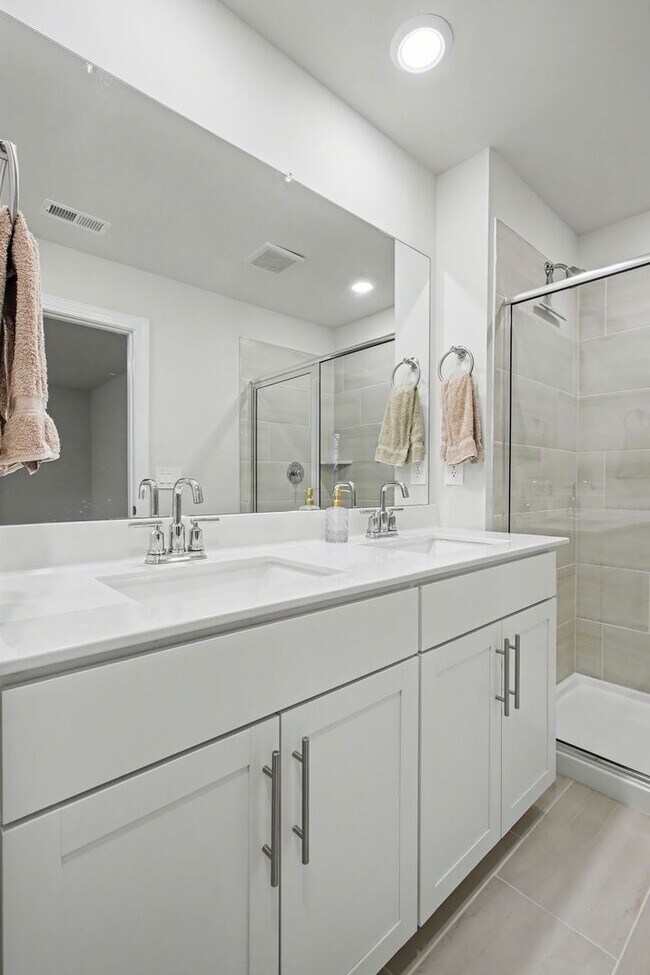 Building Photo - 3 BED 2.5 BATH TOWNHOME ON THE WEST SIDE OF LEBANON!