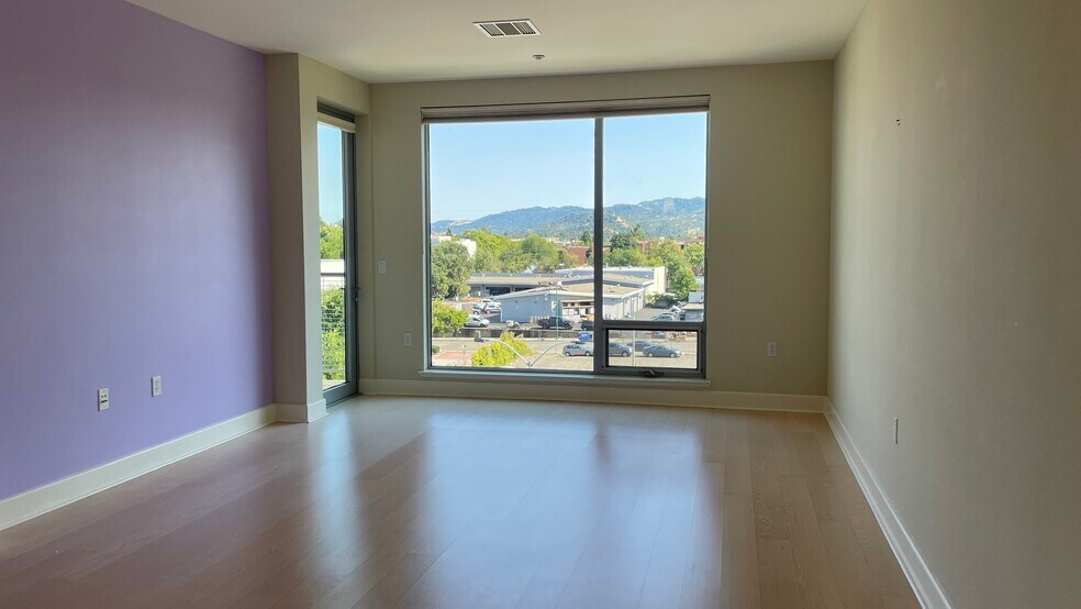 Building Photo - 555 Ygnacio Valley Rd