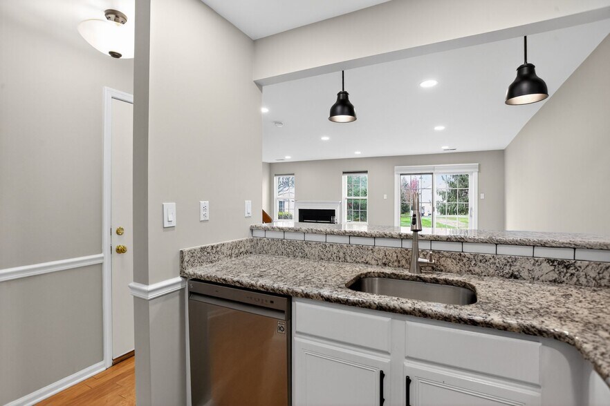 Building Photo - 2801 Harvard Ct