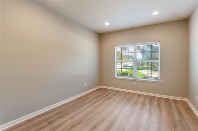 Building Photo - 8483 Davis Dr