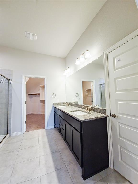 Building Photo - 12716 Bloomington Dr